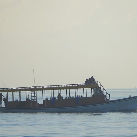 Sun & Surf Hotell Thulusdhoo Eksteriør bilde